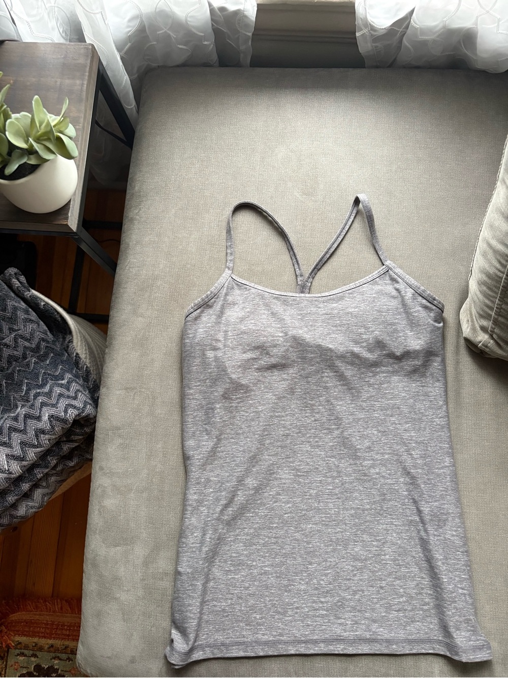 Lululemon flow tank top with build in bra